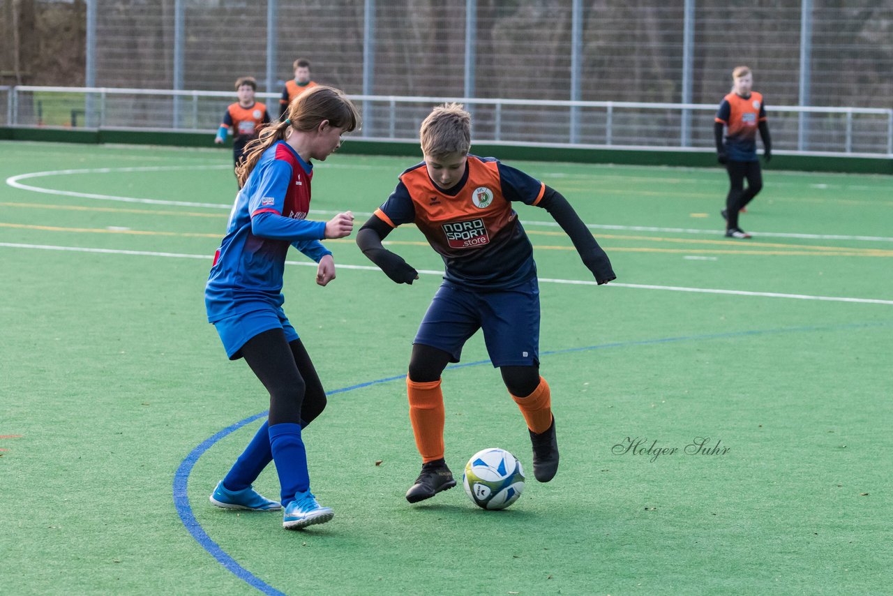 Bild 226 - wCJ VfL Pinneberg - mDJ VfL Pinneberg/Waldenau : Ergebnis: 1:3